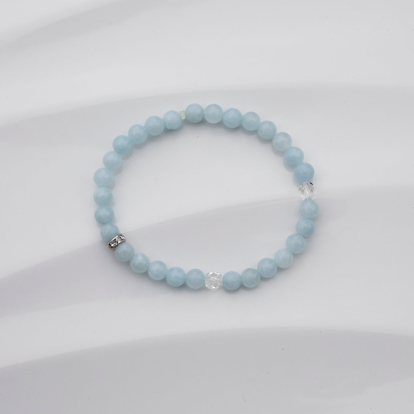 Bracelet de pierre aquamarine de couleur bleu clair