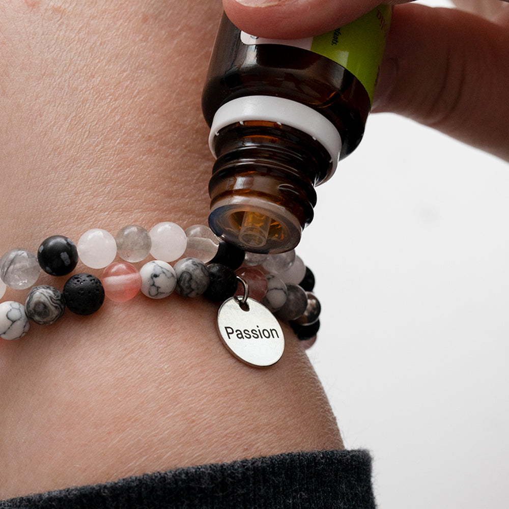 
                  
                    Un bracelet pour femmes parfumé aux huiles essentielles.
                  
                