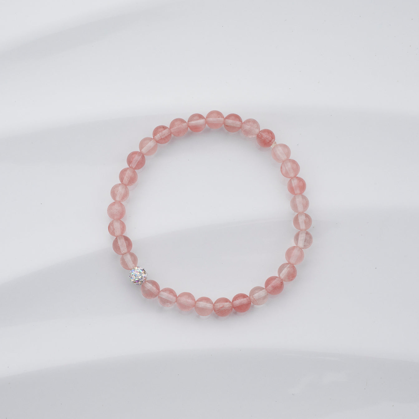 
                  
                    Bracelet de couleur rose fait au Québec
                  
                